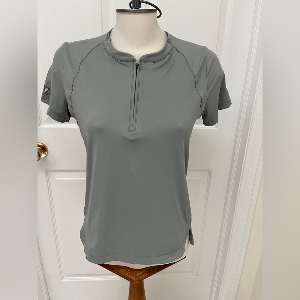 Levelwear Gray Women's golf Top